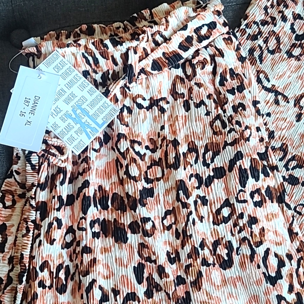 NWT Animal Print Lularoe Dianne Pants